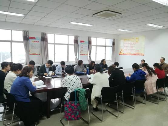联系学生.jpg